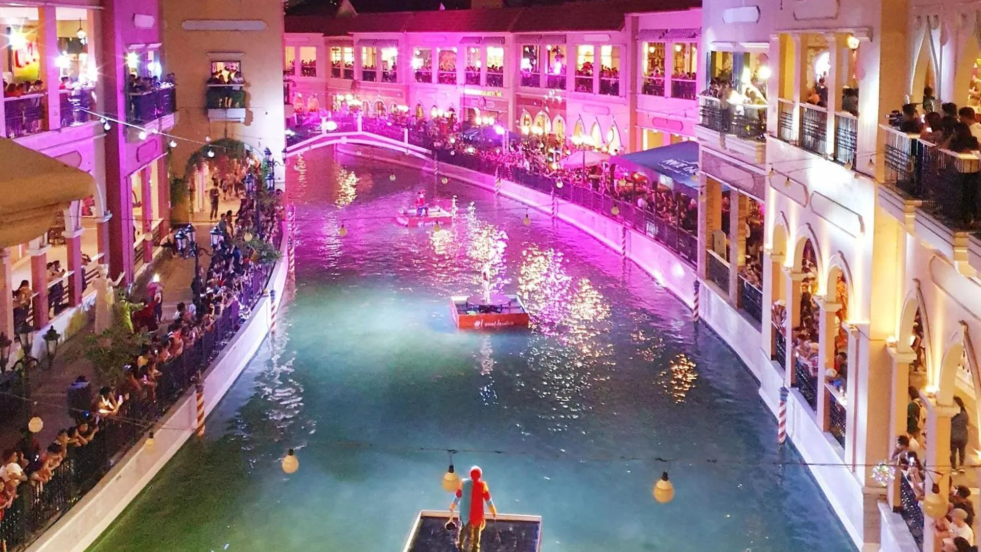 Elegant Condo Beside Venice Grand Canal #Vlra23J Manila Holiday home