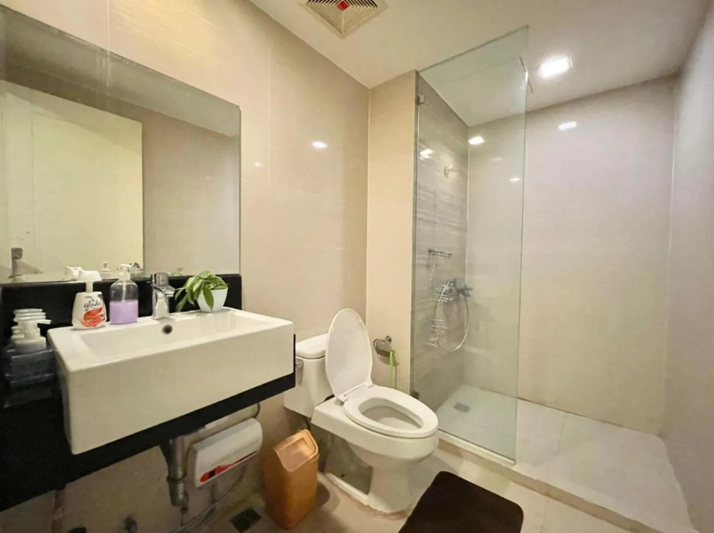 Elegant Condo Beside Venice Grand Canal #Vlra23J Manila Philippines