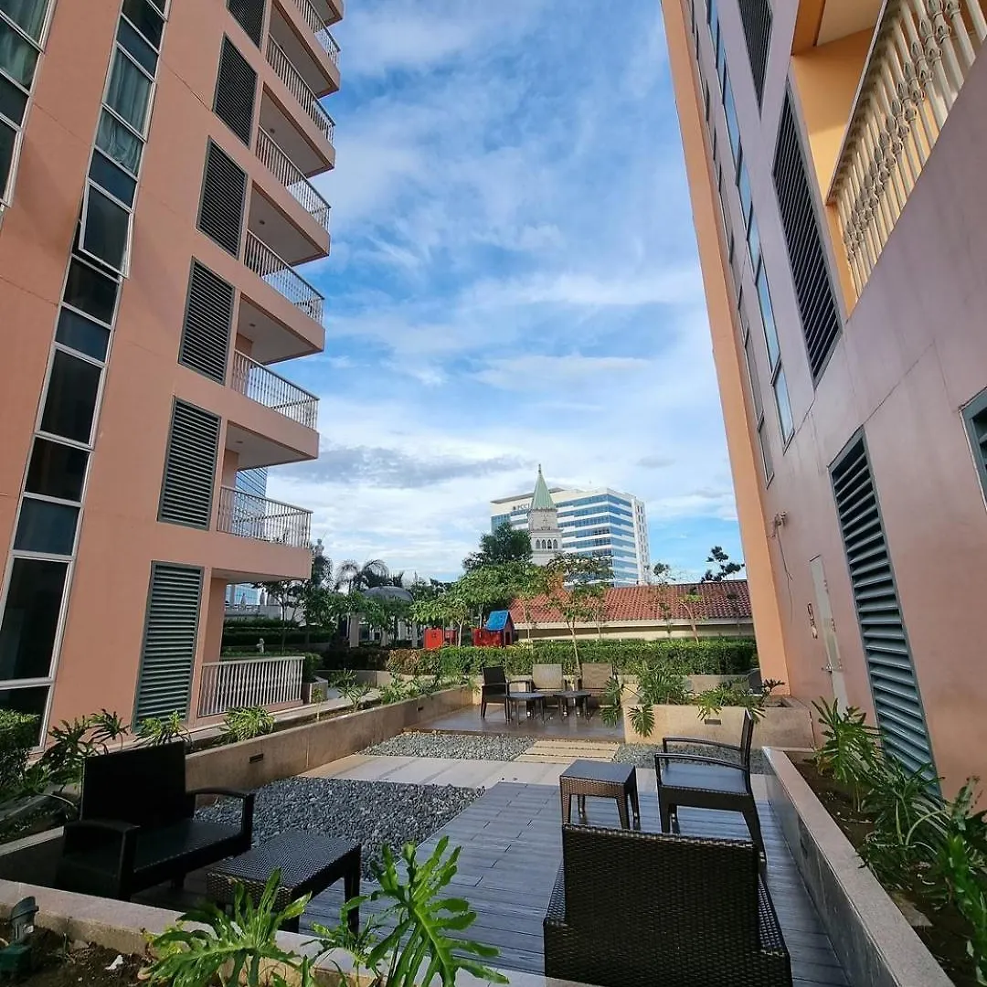 Elegant Condo Beside Venice Grand Canal #Vlra23J Manila