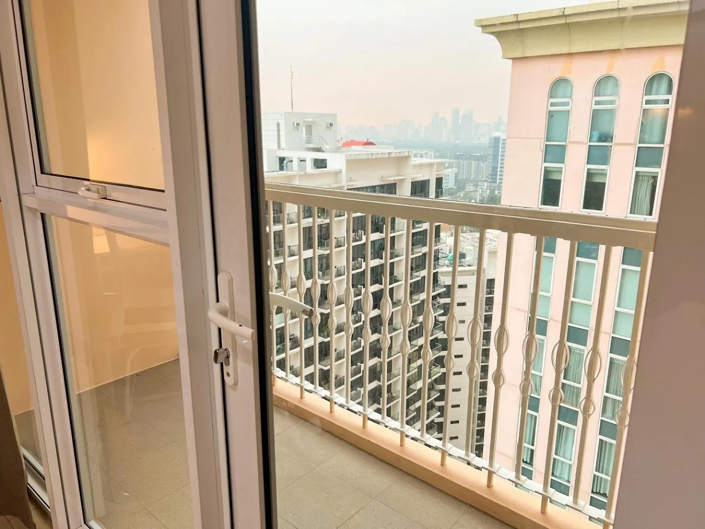 Elegant Condo Beside Venice Grand Canal #Vlra23J Manila Holiday home