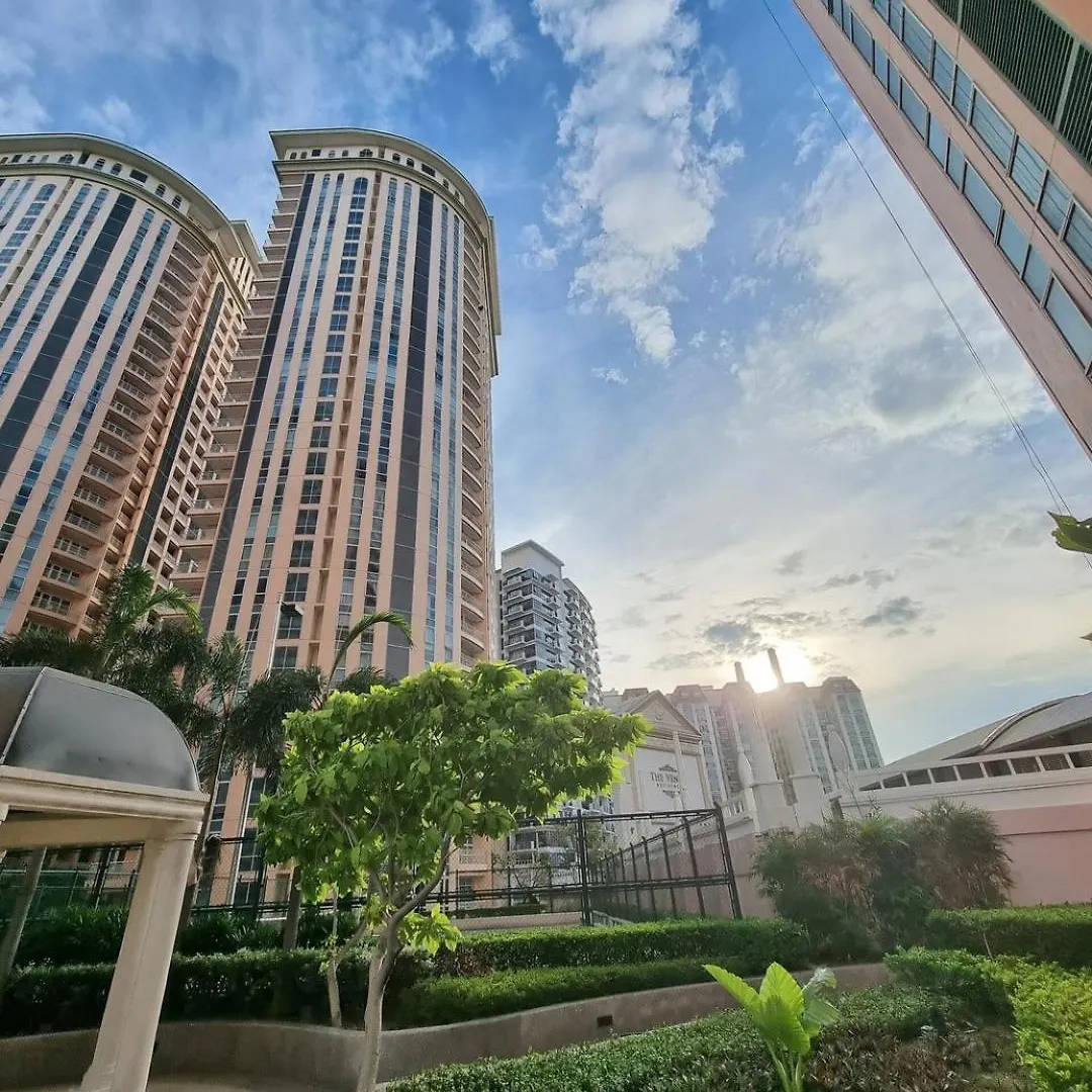 Holiday home Elegant Condo Beside Venice Grand Canal #Vlra23J Manila Philippines
