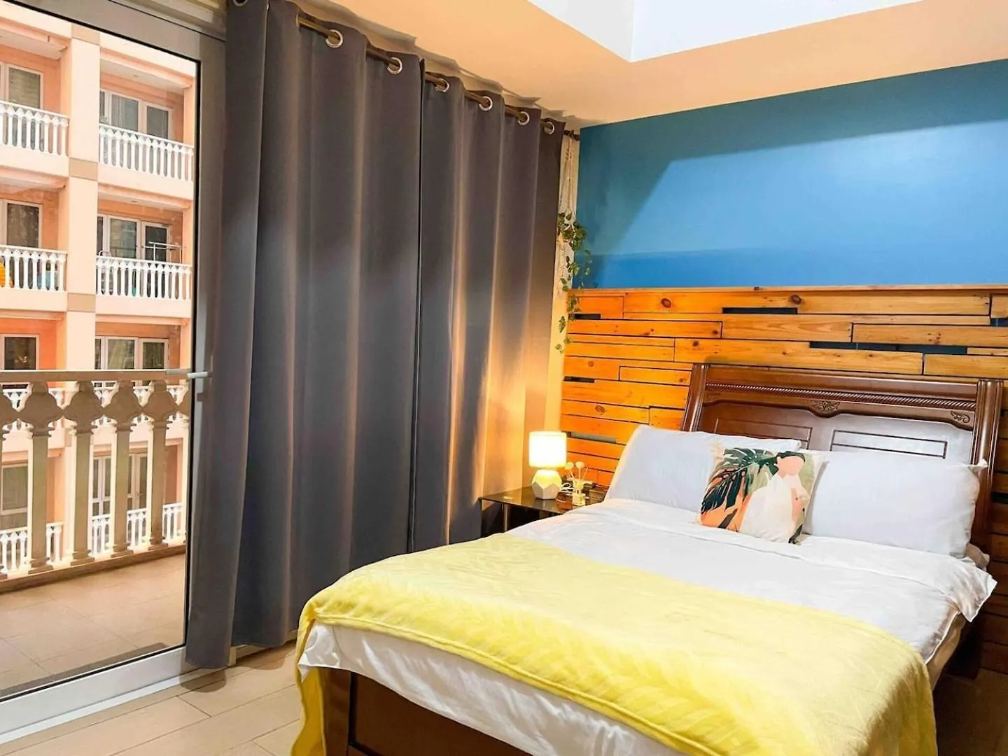 Elegant Condo Beside Venice Grand Canal #Vlra23J 마닐라